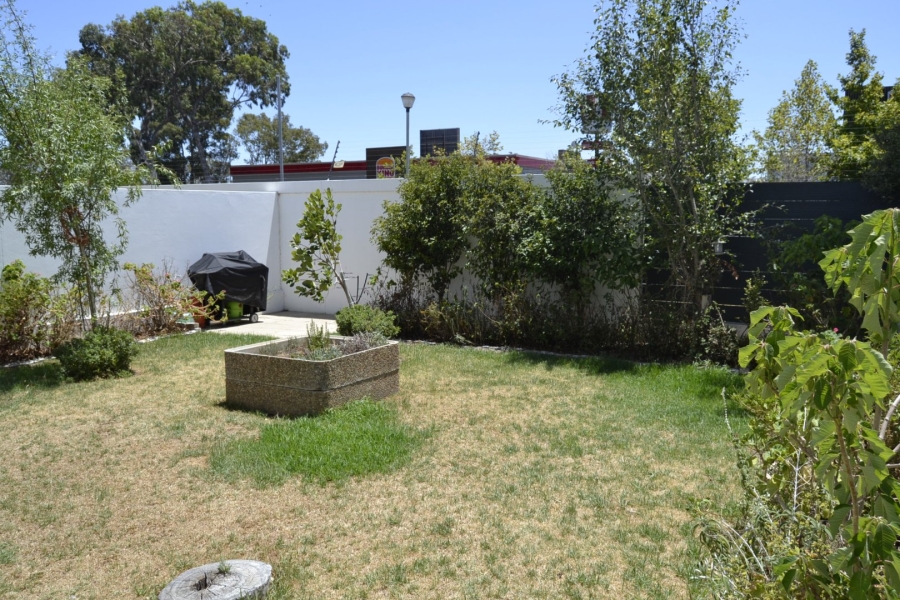 To Let 3 Bedroom Property for Rent in De Velde Western Cape